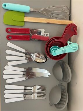 Kitchen Utensil Set with Red Measuring Cups & Aqua Measuring Spoons